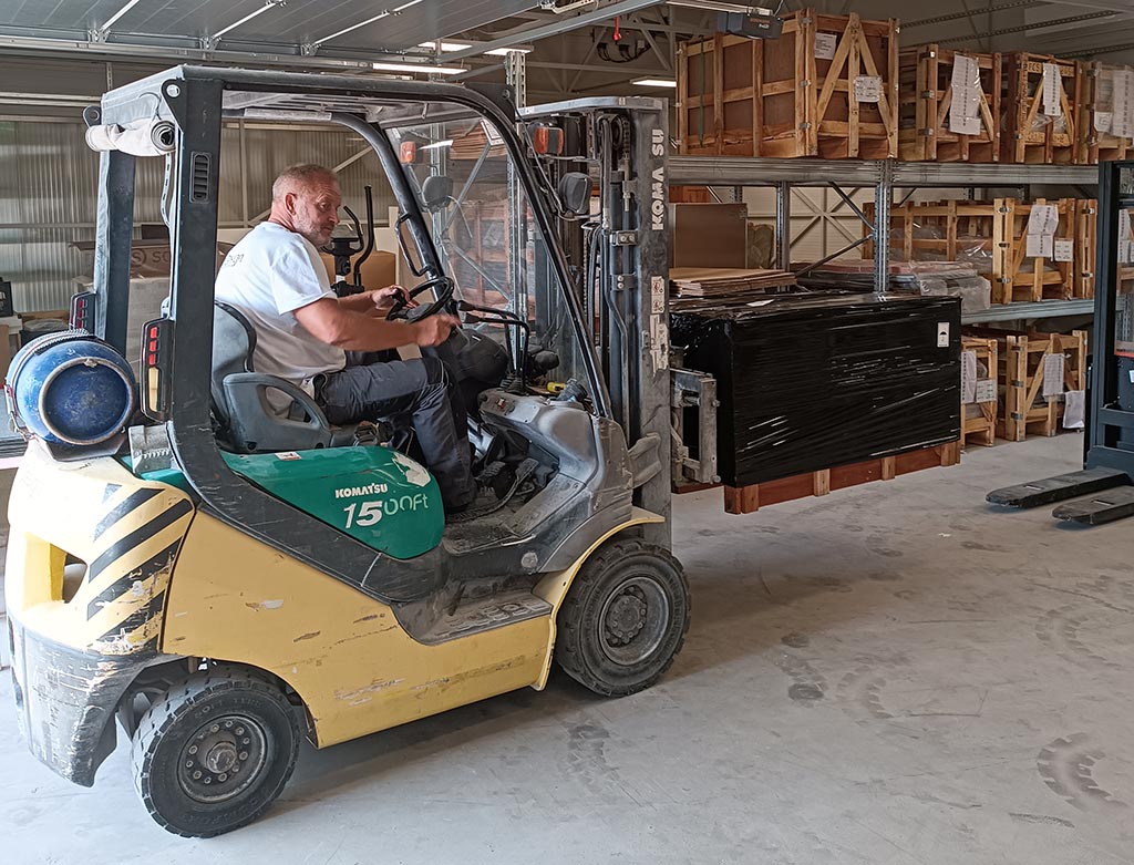 Slate stone veneer, stone facade covering